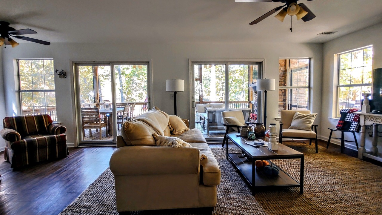 Photo of Livingroom in Eatonton