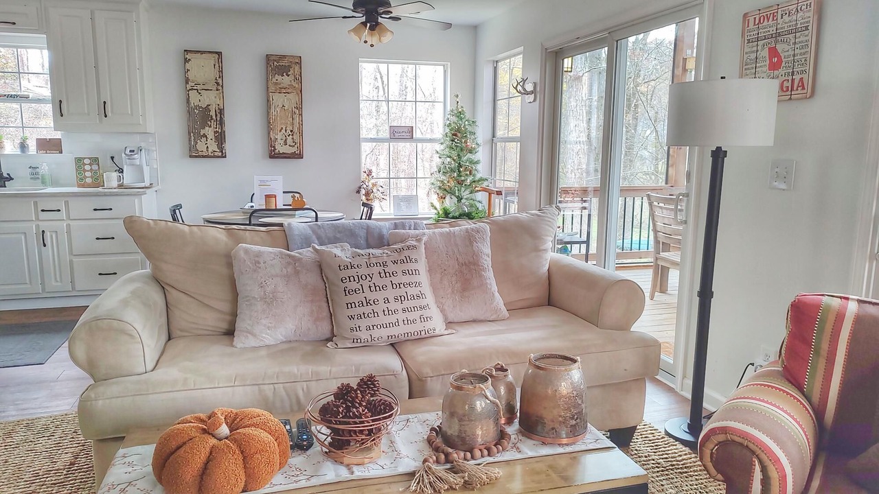Photo of Livingroom in Eatonton