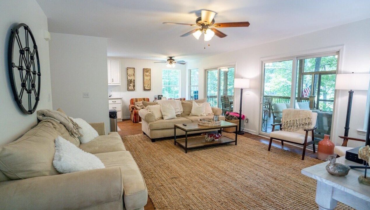 Photo of Livingroom in Eatonton