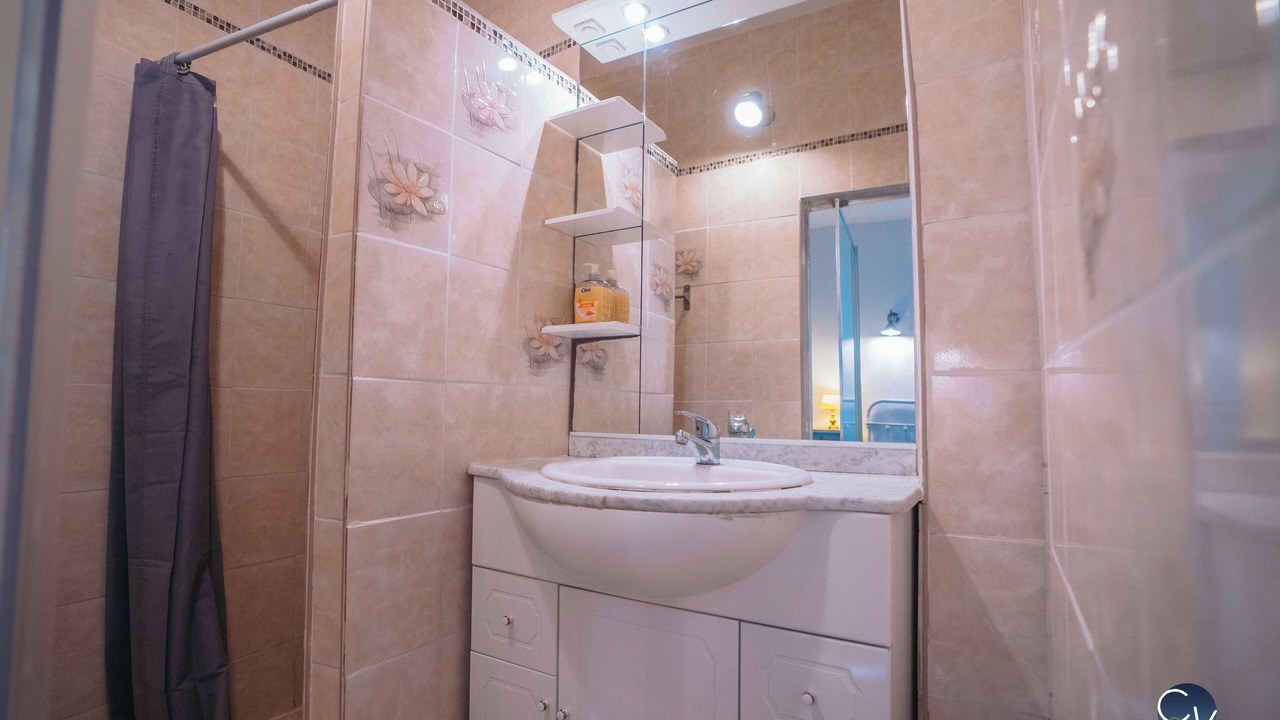 Photo of Bathroom in Saint-Jean-de-Valeriscle