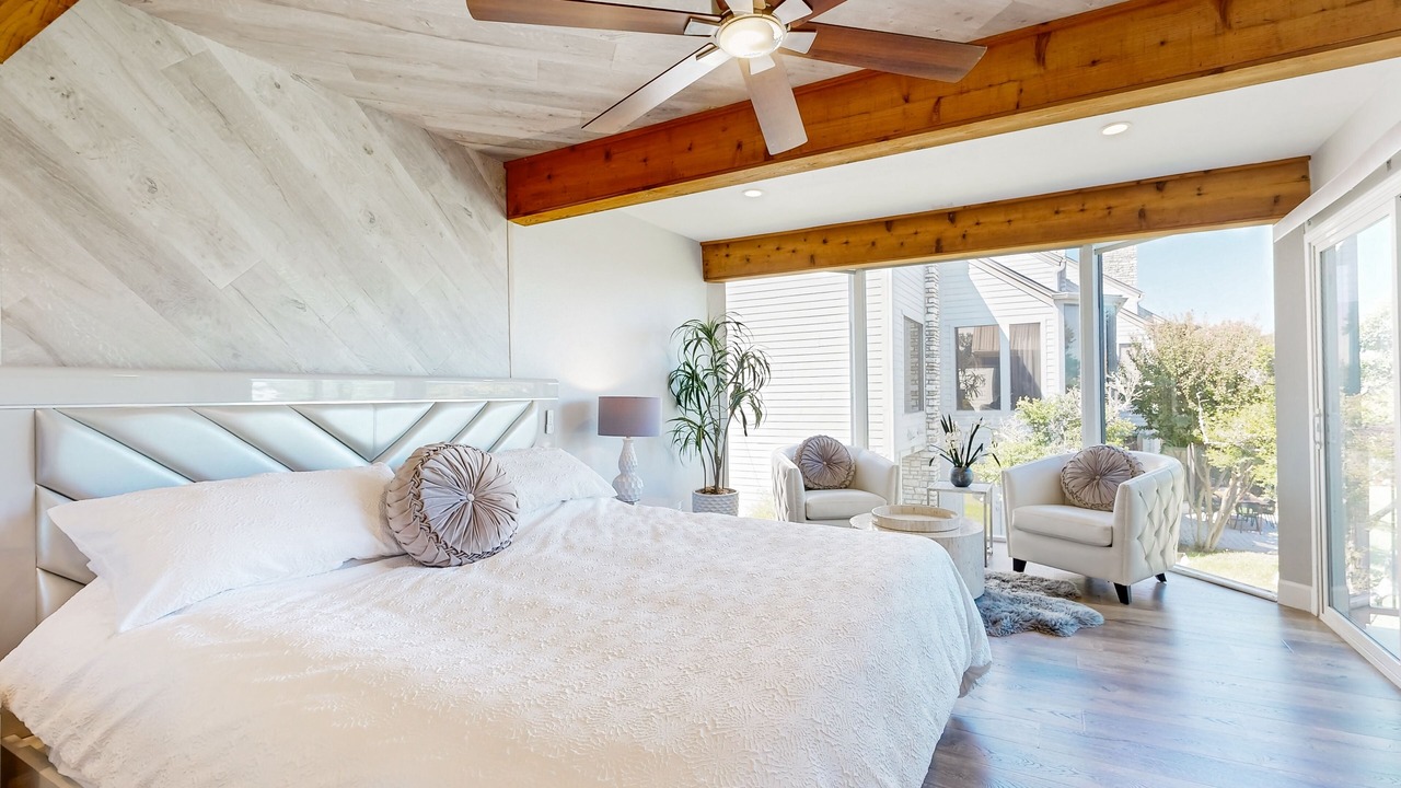 Photo of Bedroom in Lakeway