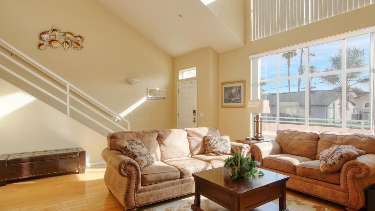 Photo of Livingroom in Downtown