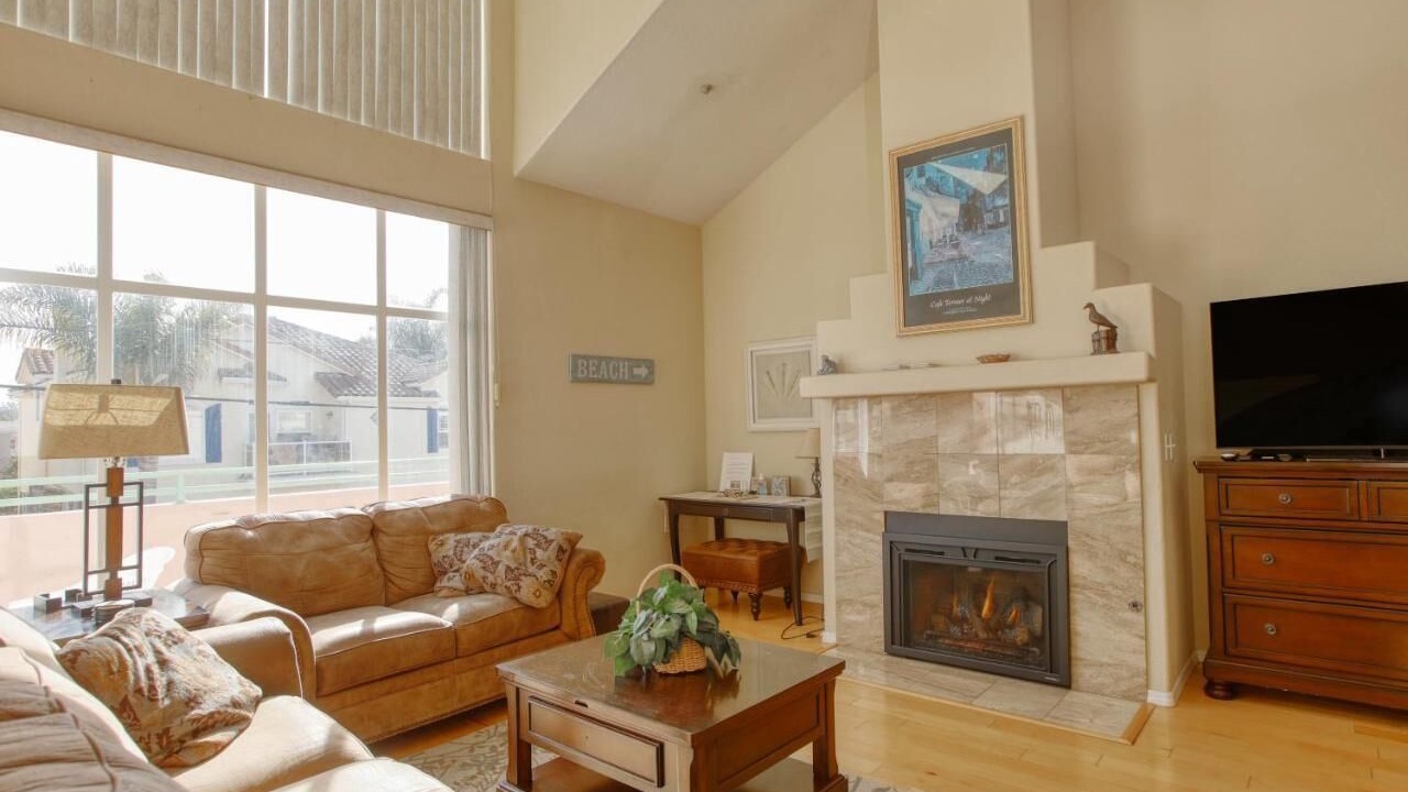 Photo of Livingroom in Downtown