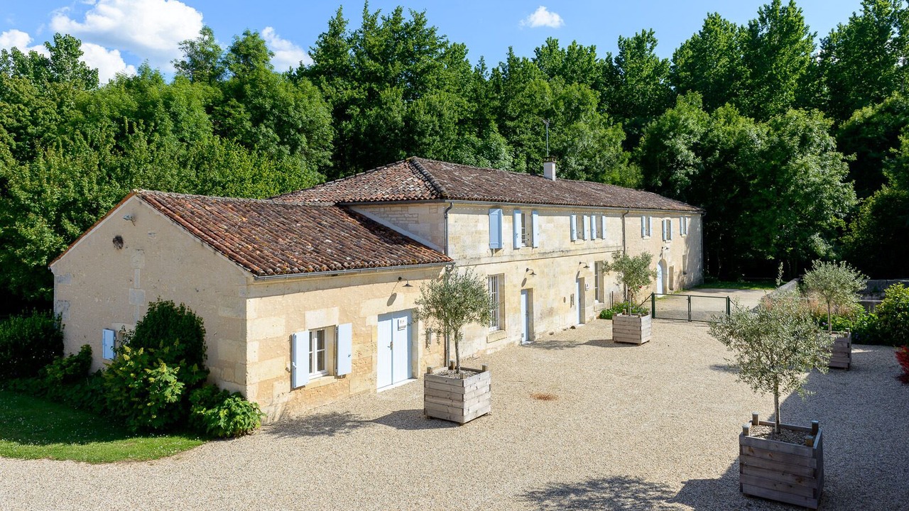 Photo of Outdoor in Cherves-Richemont