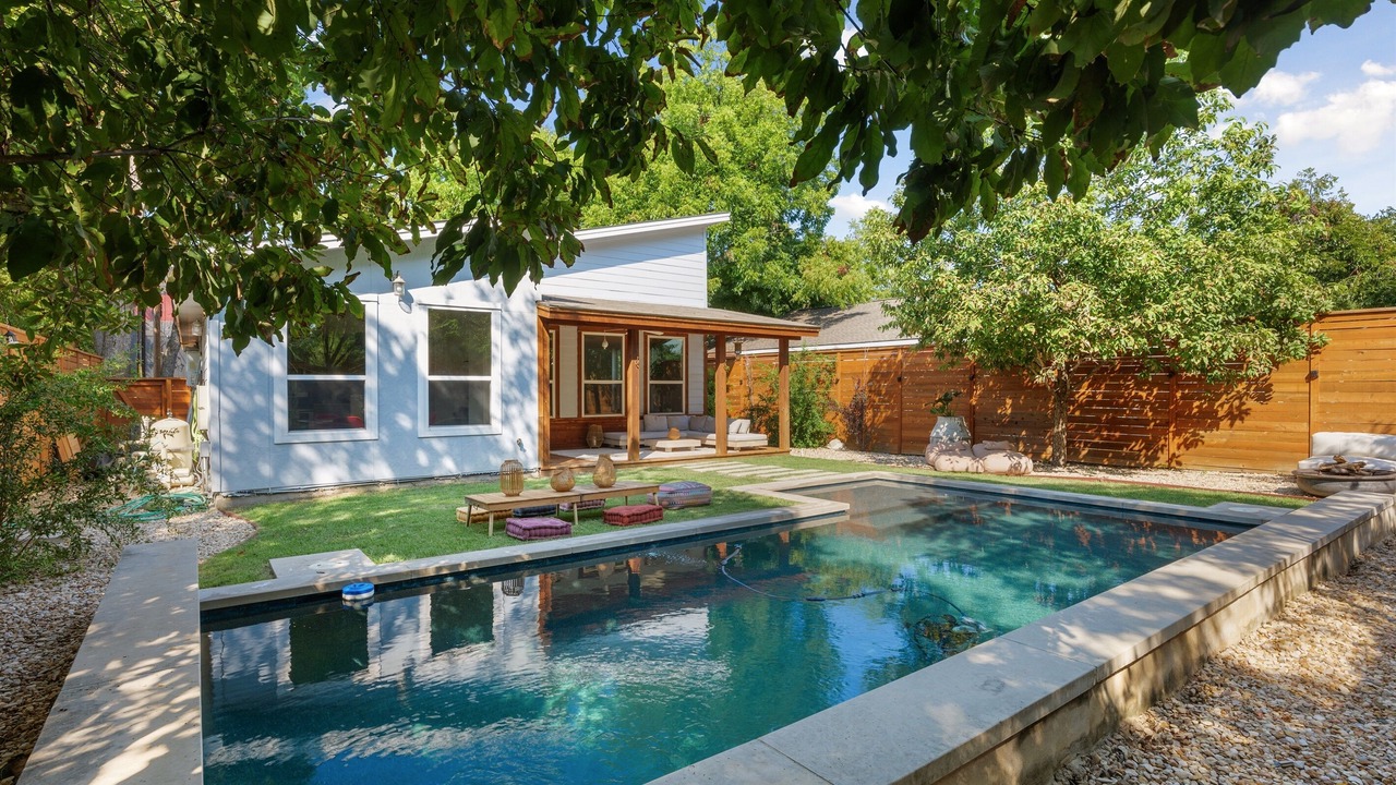 Photo of Outdoor in Govalle