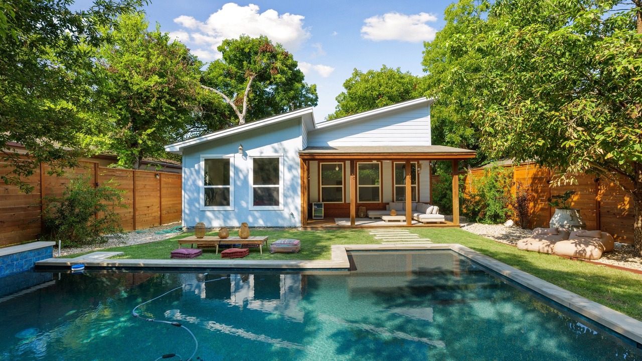 Photo of Outdoor in Govalle