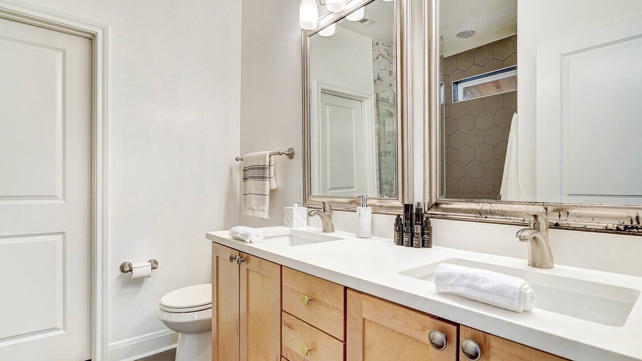 Photo of Bathroom in Govalle