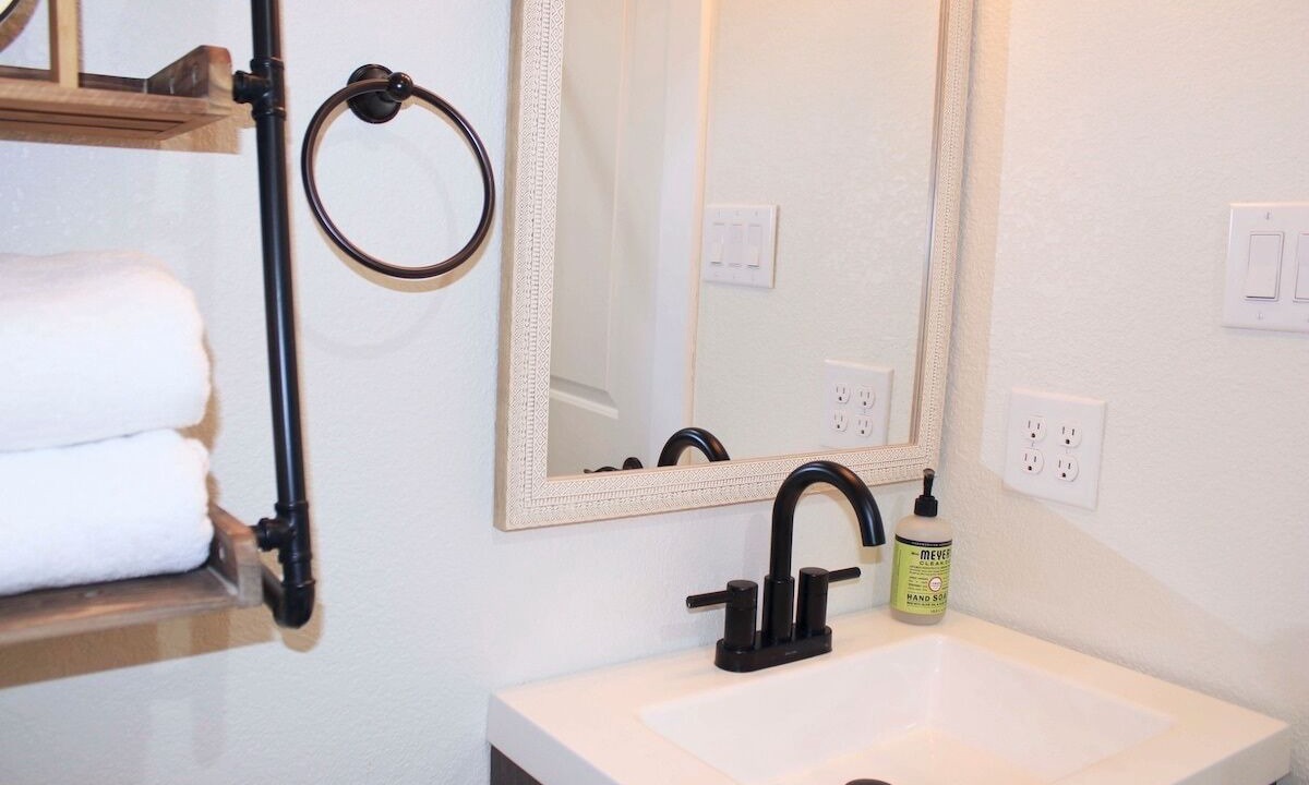 Photo of Bathroom in Pottsboro