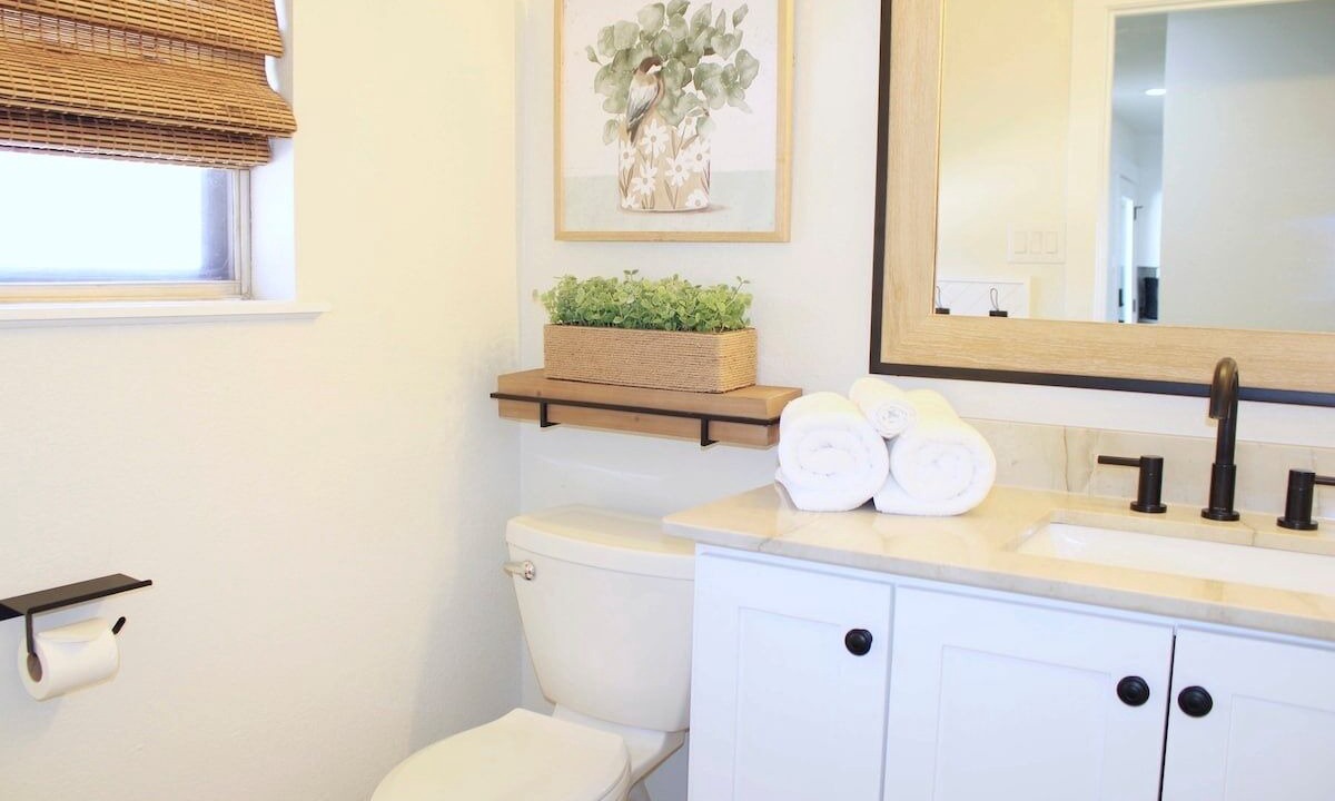 Photo of Bathroom in Pottsboro