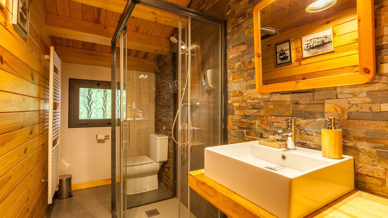 Photo of Bathroom in Pontons