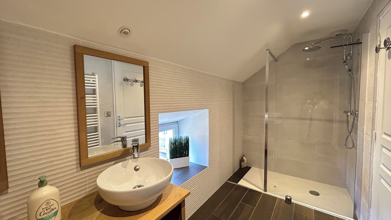Photo of Bathroom in Meursault