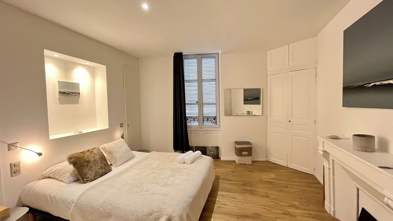 Photo of Bedroom in Meursault