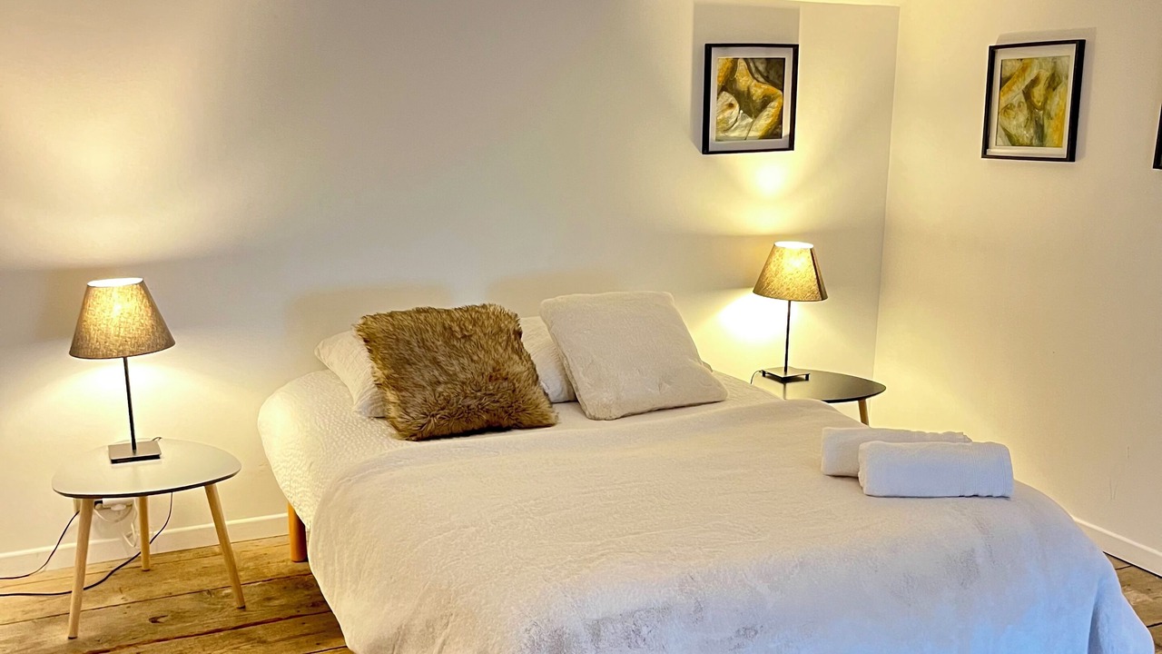 Photo of Bedroom in Meursault