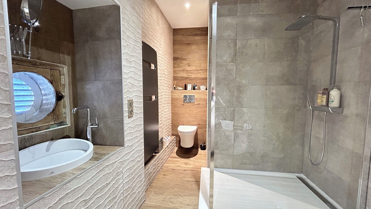 Photo of Bathroom in Meursault