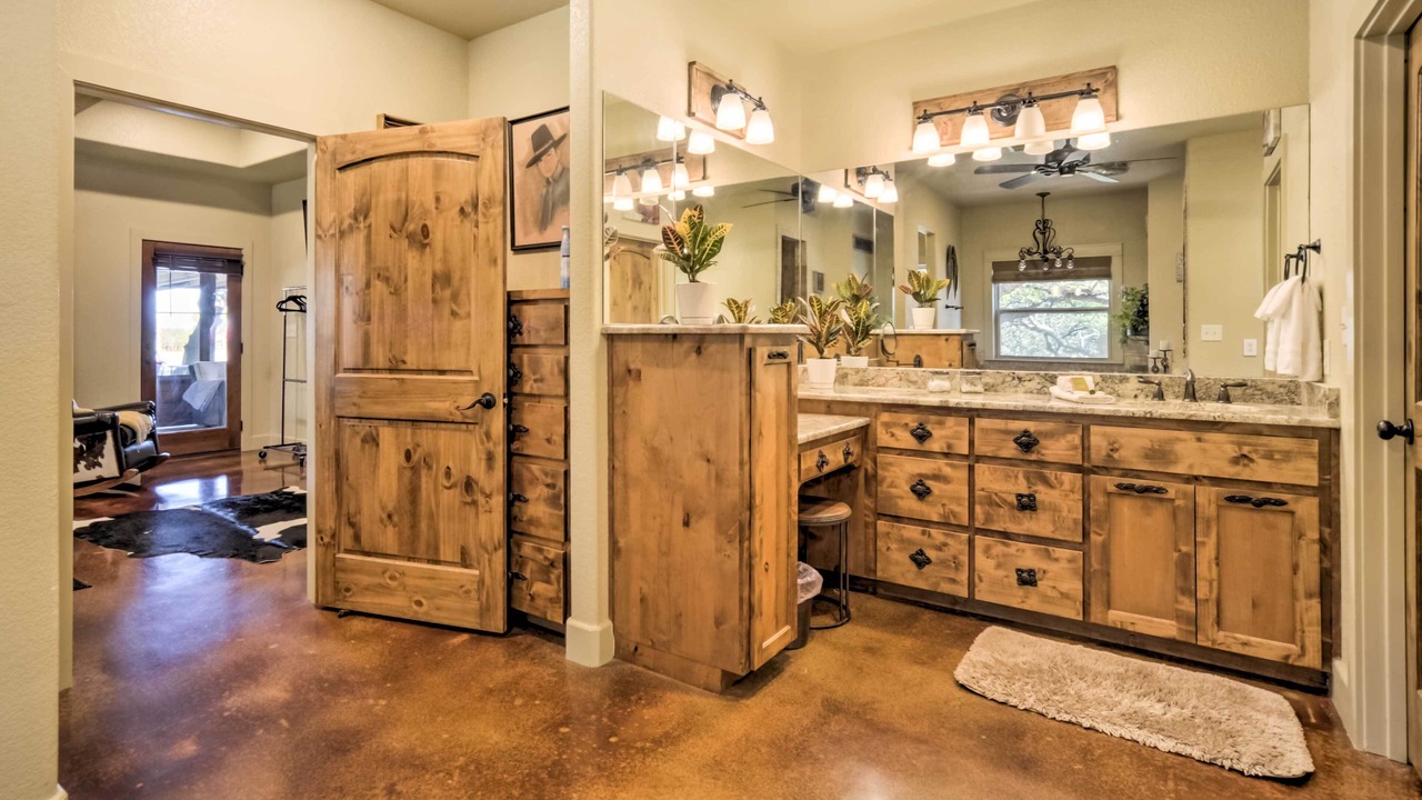 Photo of Bathroom in Blanco