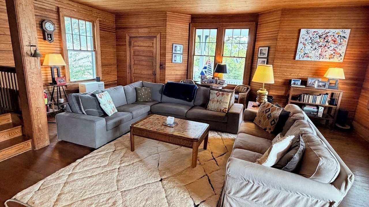 Photo of Livingroom in Frontenac