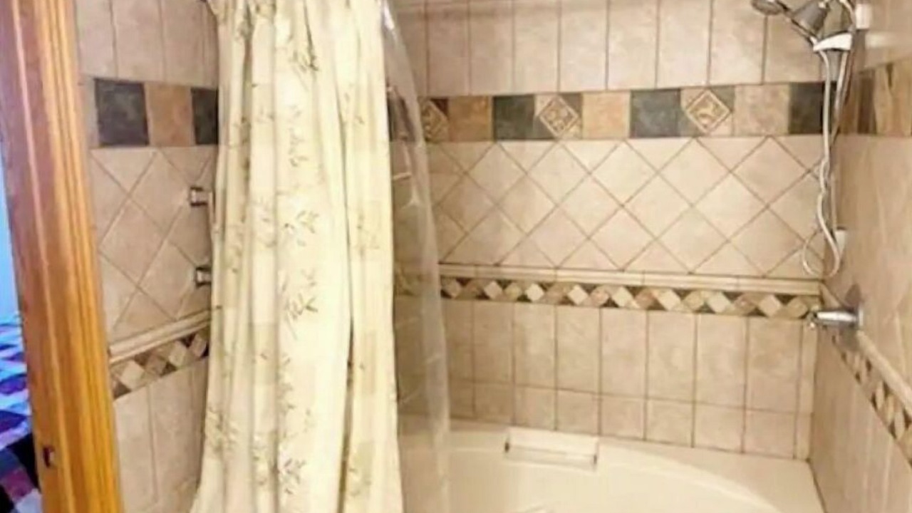 Photo of Bathroom in Guttenberg