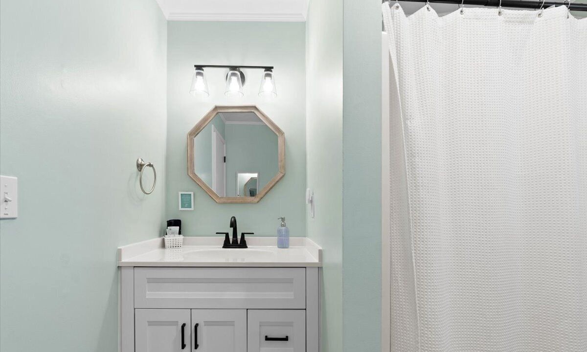 Photo of Bathroom in Yaupon Beach