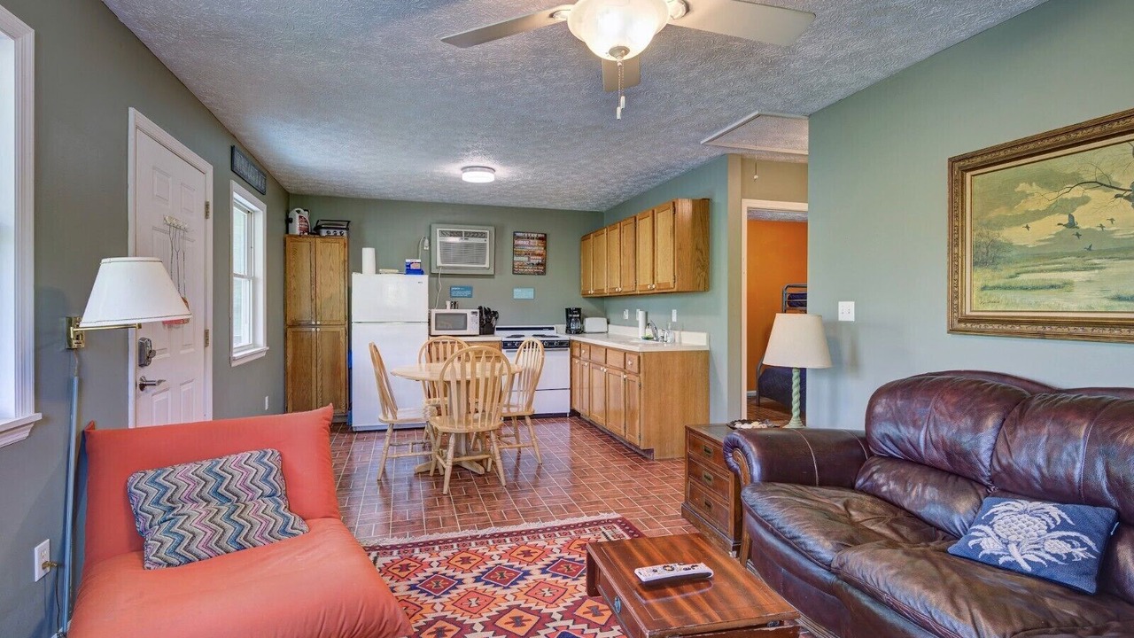 Photo of Livingroom in Mendota