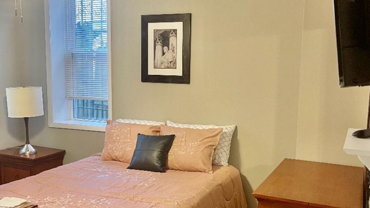 Photo of Bedroom in Truxton Circle