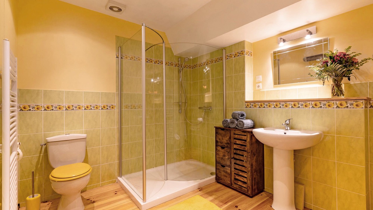 Photo of Bathroom in Puygaillard-de-Lomagne