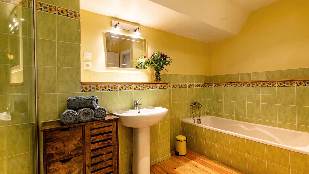 Photo of Bathroom in Puygaillard-de-Lomagne