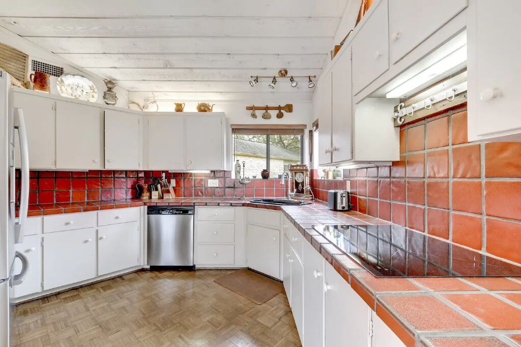 Photo of Kitchen in Manana West