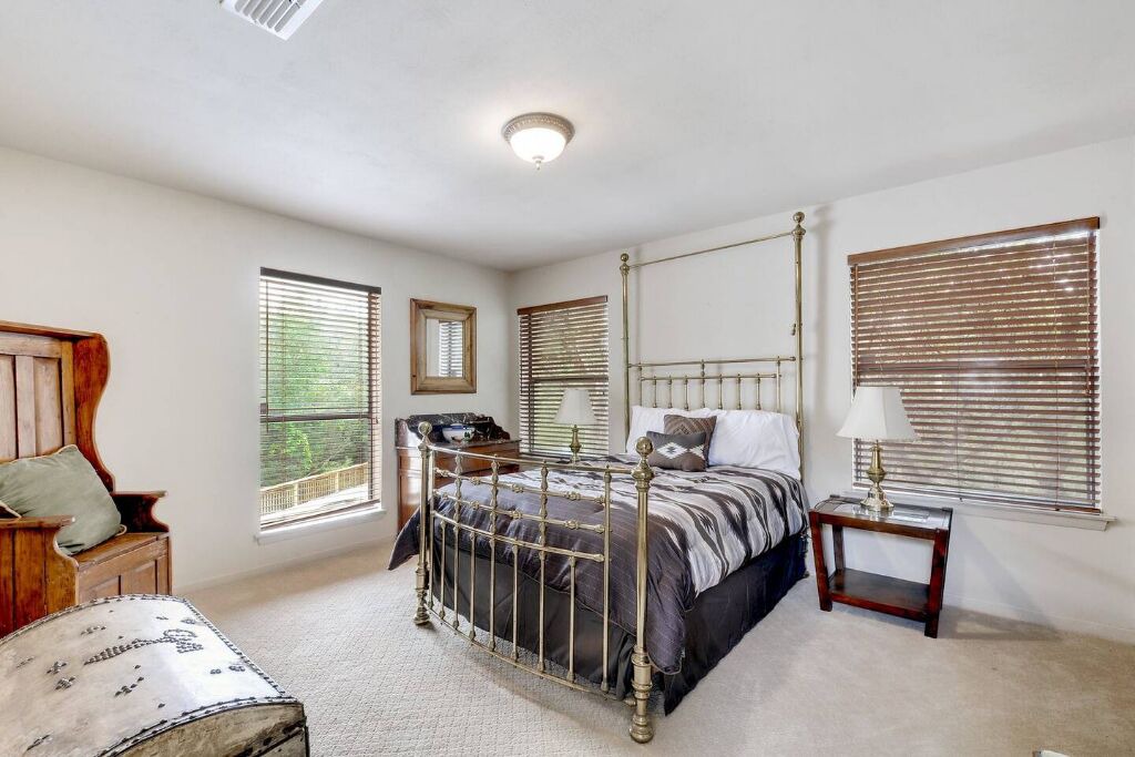 Photo of Bedroom in Manana West