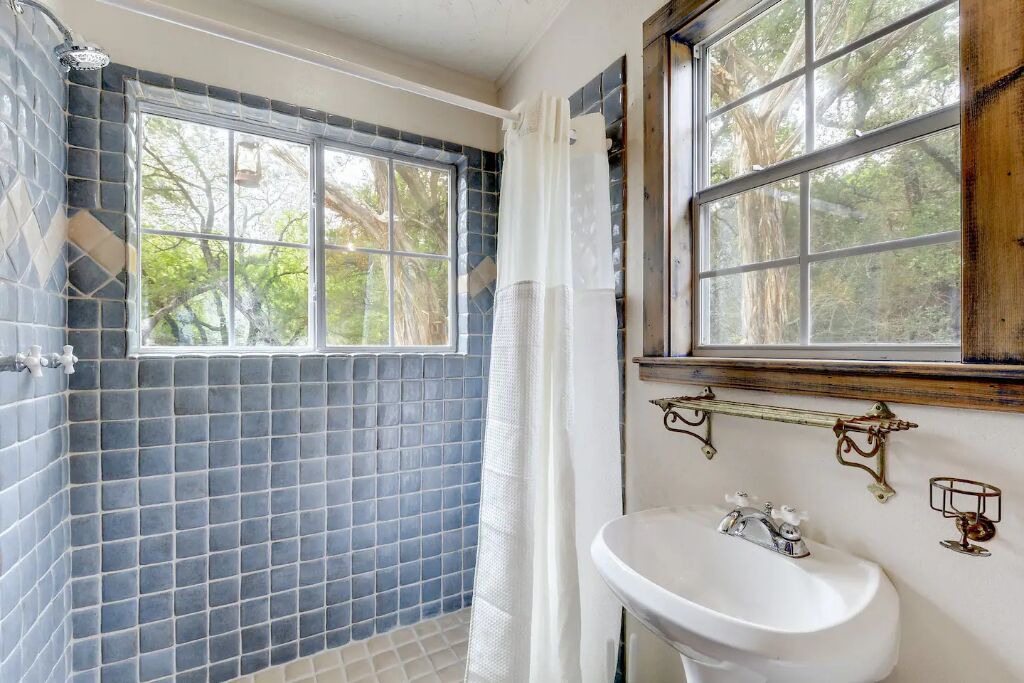 Photo of Bathroom in Manana West