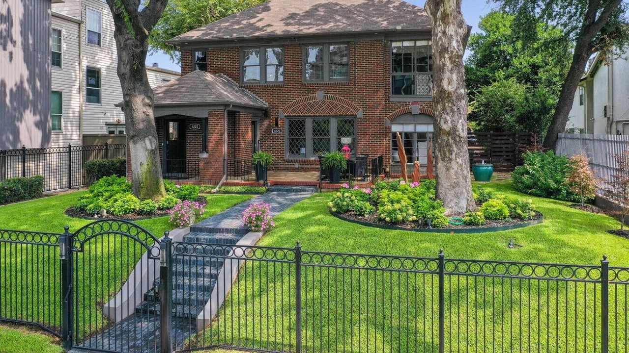 Photo of Outdoor in Oak Lawn