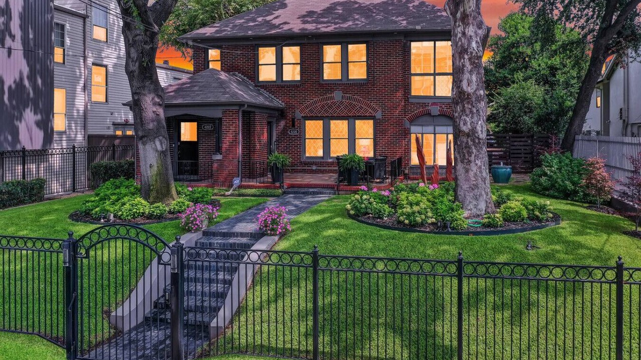 Photo of Outdoor in Oak Lawn