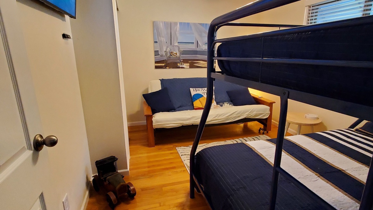 Photo of Bedroom in Tesson Ferry