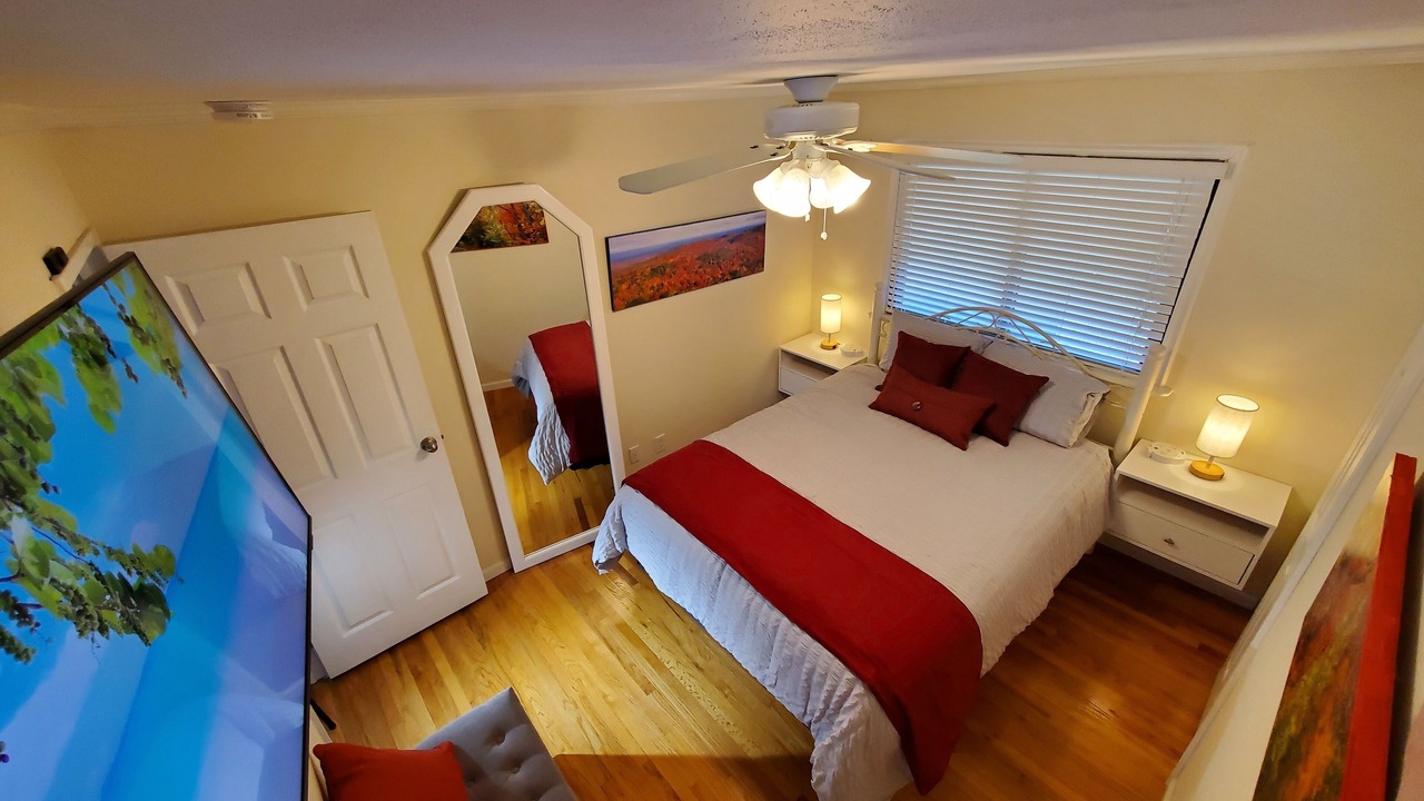 Photo of Bedroom in Tesson Ferry