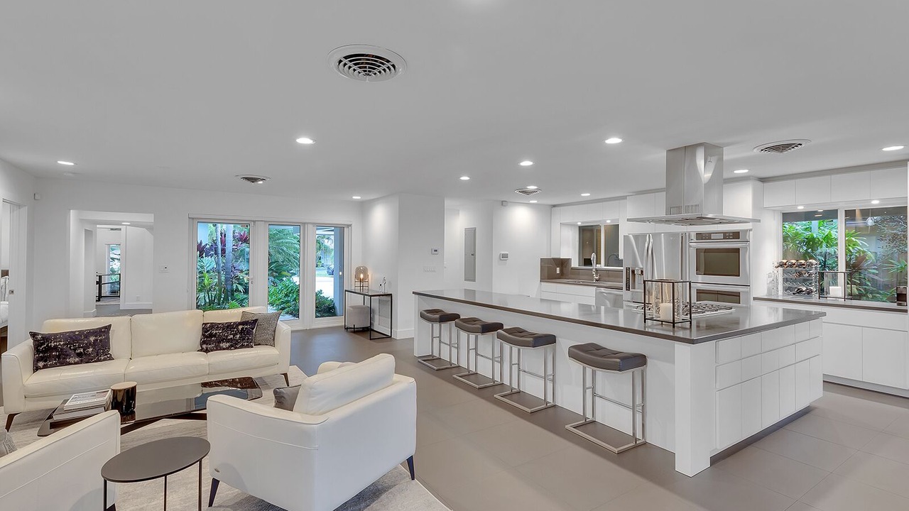 Photo of Livingroom in Central Corals