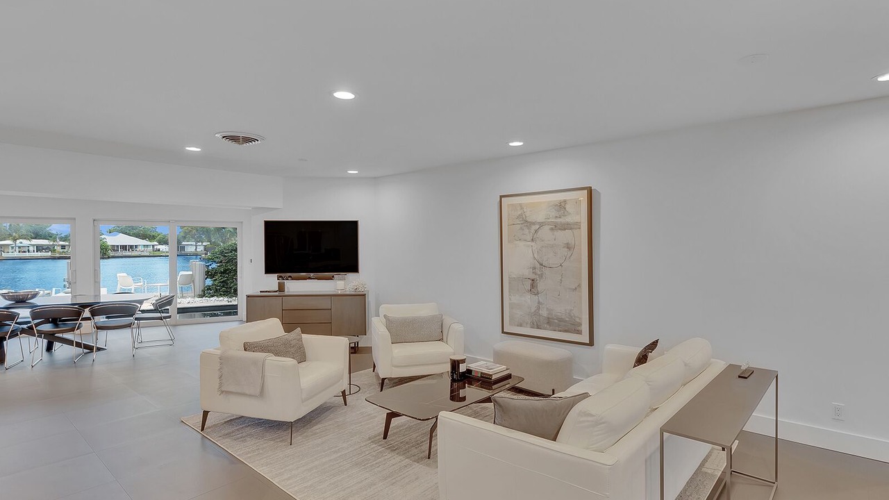 Photo of Livingroom in Central Corals