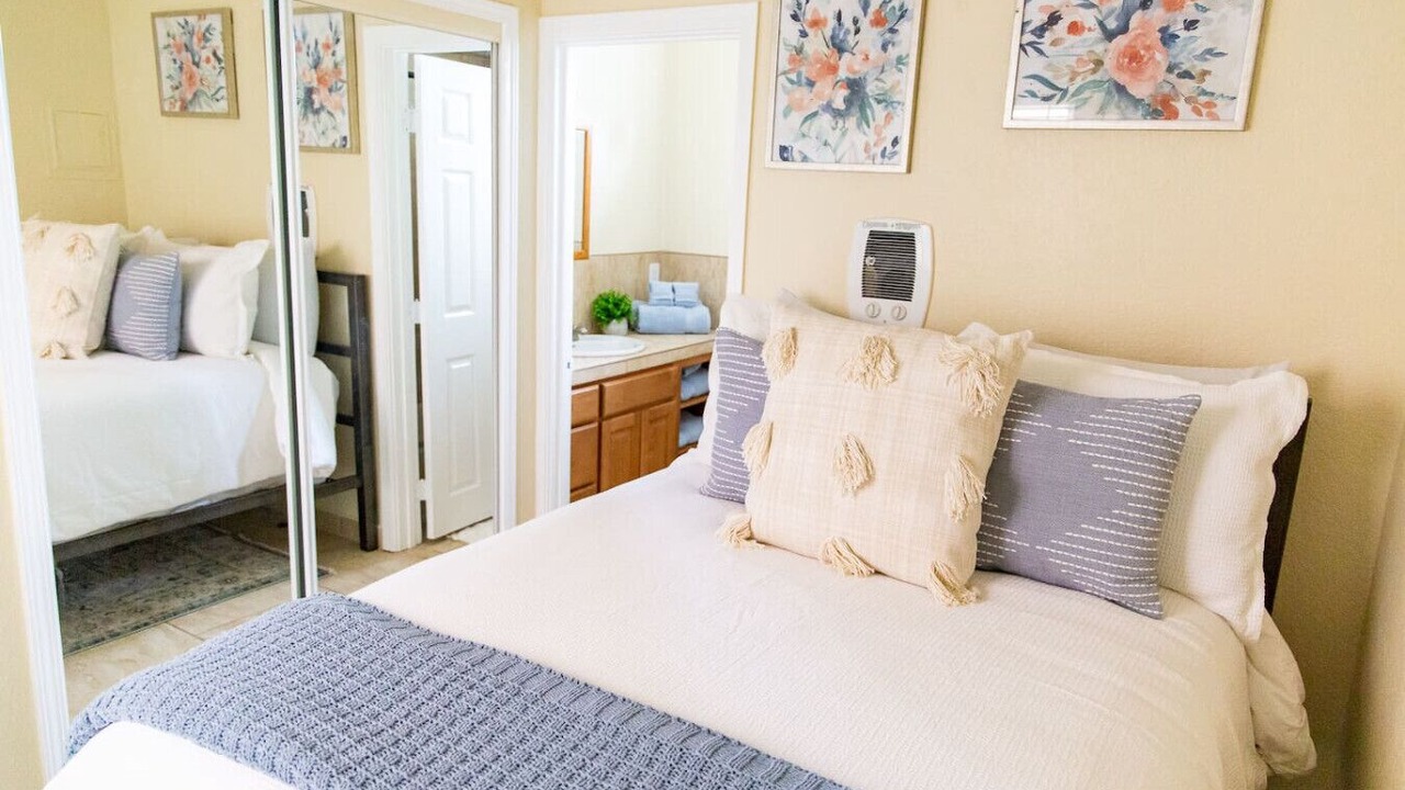 Photo of Bedroom in Pacific Beach