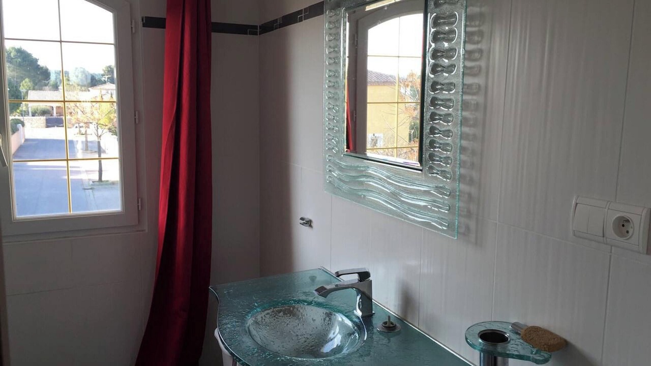 Photo of Bathroom in Villetelle
