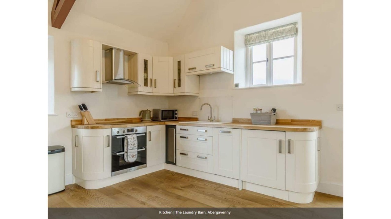 Photo of Kitchen in Llantilio Crossenny
