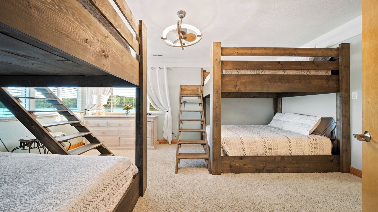 Photo of Bedroom in Sunrise Beach