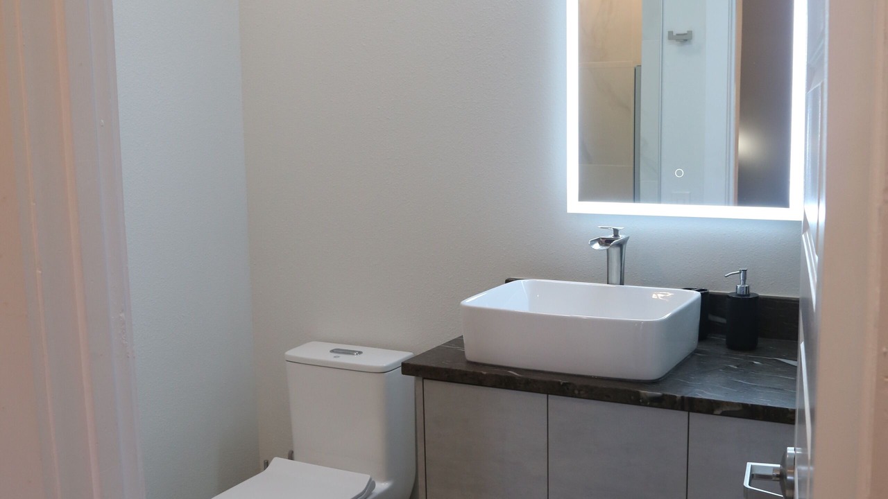 Photo of Bathroom in Nevada Street