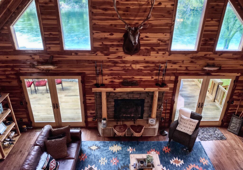 Photo of Livingroom in Lone Rock