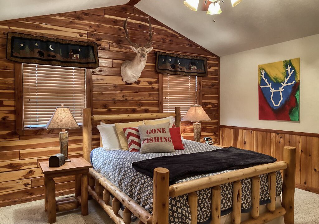 Photo of Bedroom in Lone Rock