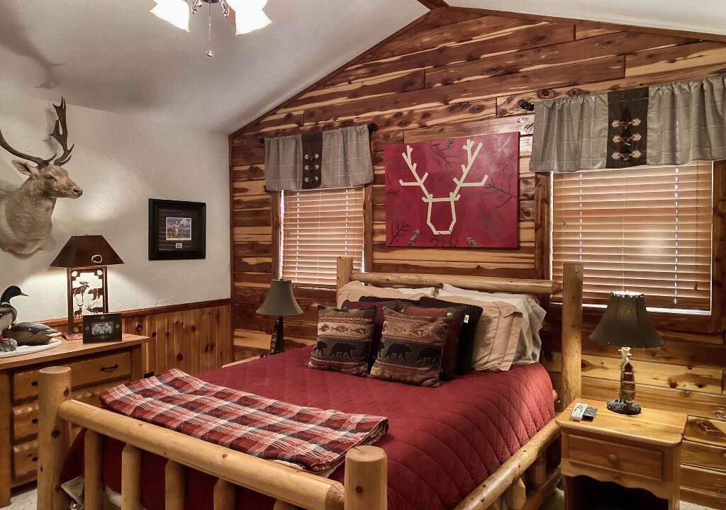 Photo of Bedroom in Lone Rock