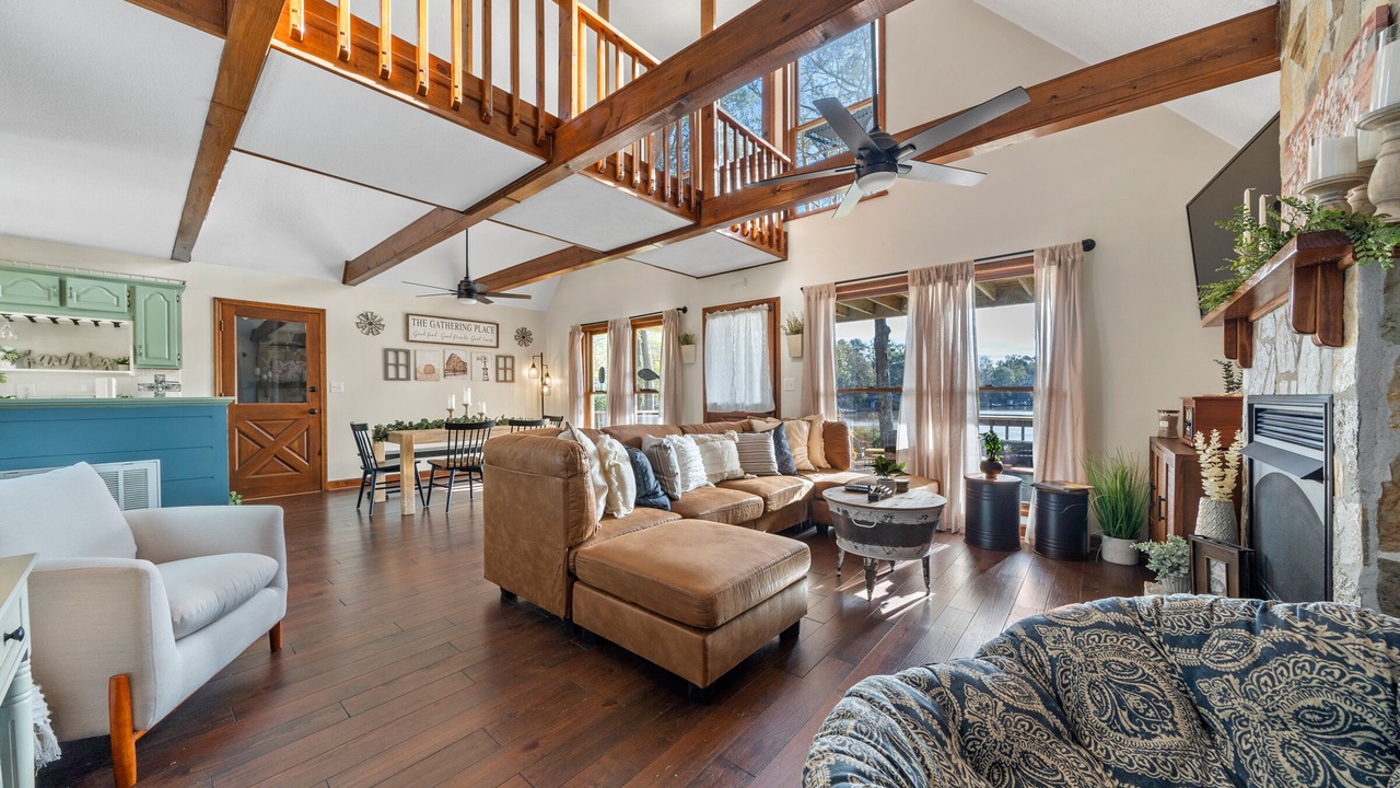 Photo of Livingroom in Eatonton