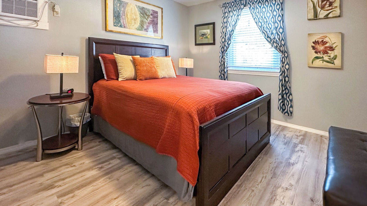 Photo of Bedroom in Eureka Springs Historic District