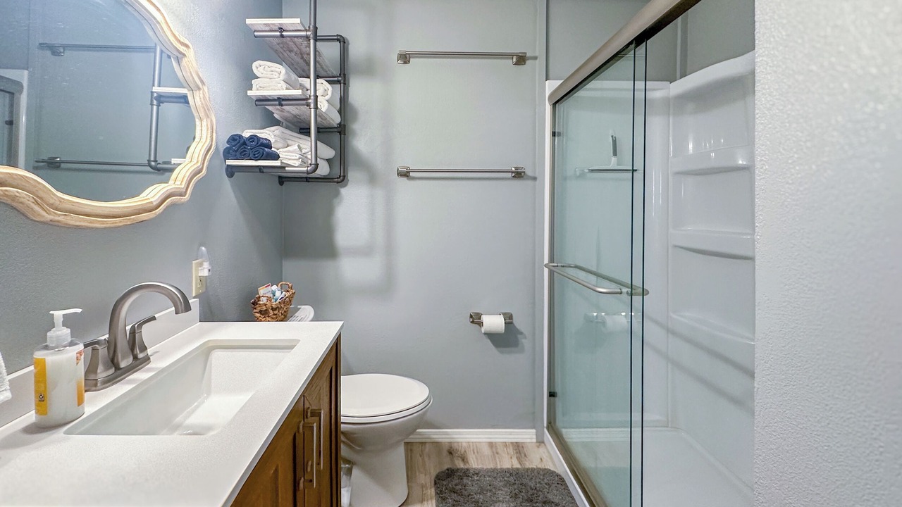 Photo of Bathroom in Eureka Springs Historic District