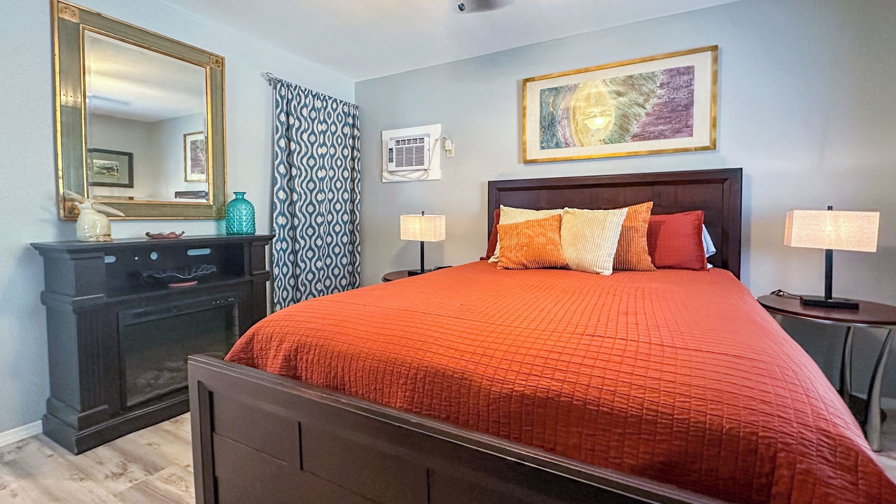 Photo of Bedroom in Eureka Springs Historic District