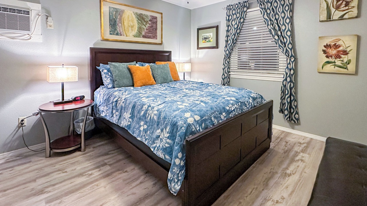 Photo of Bedroom in Eureka Springs Historic District