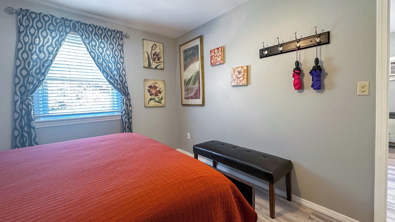 Photo of Bedroom in Eureka Springs Historic District