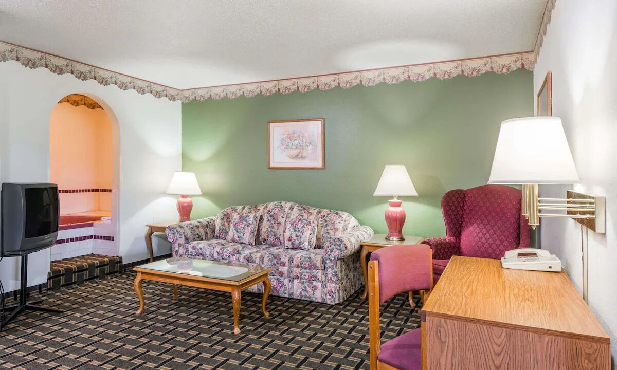 Photo of Livingroom in Coshocton